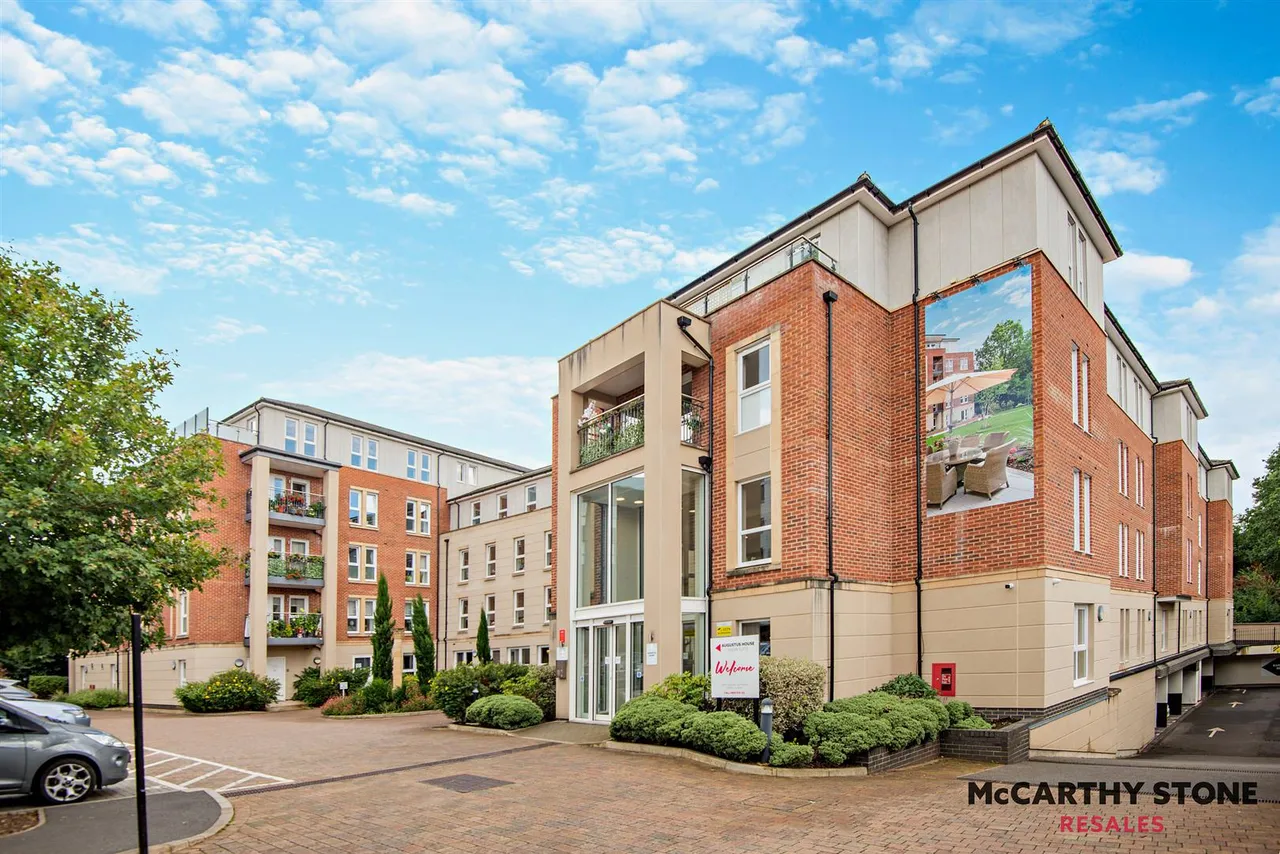 Station Parade, Virginia Water, GU25, photo 15