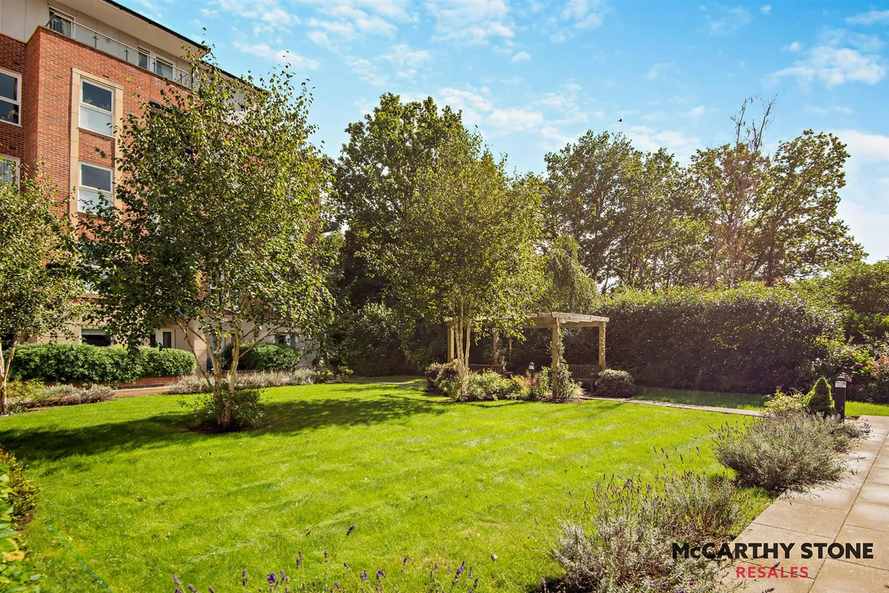 Station Parade, Virginia Water, GU25, photo 22