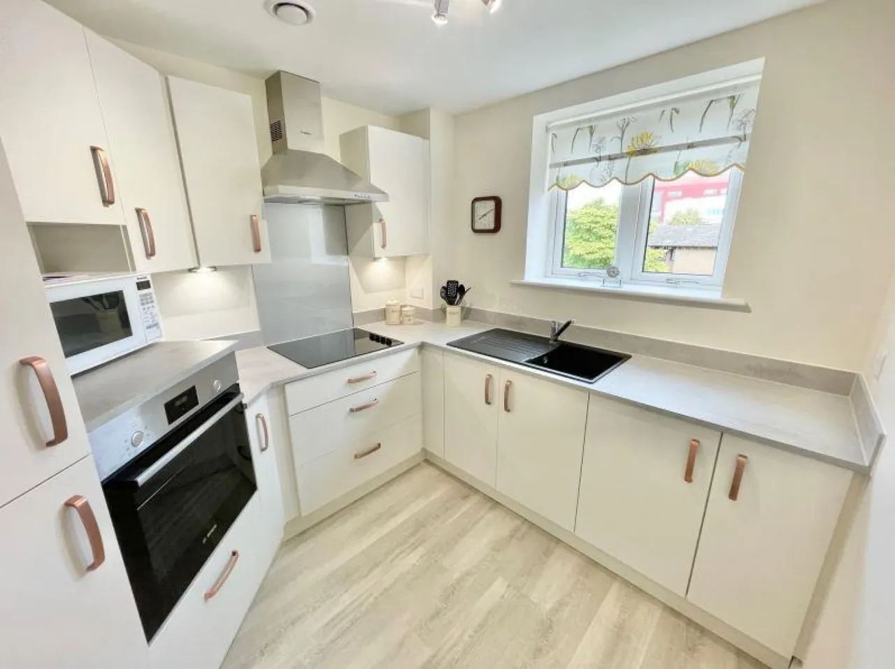 Berneslai Close, Barnsley, S70, photo 8