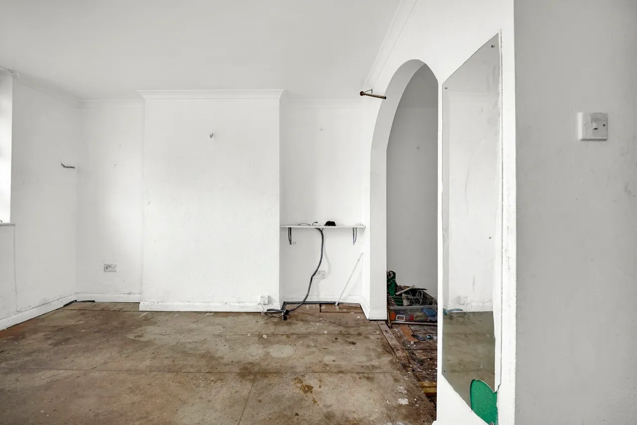 Flat 2, 6 High Street, London, E17 7LD, photo 2