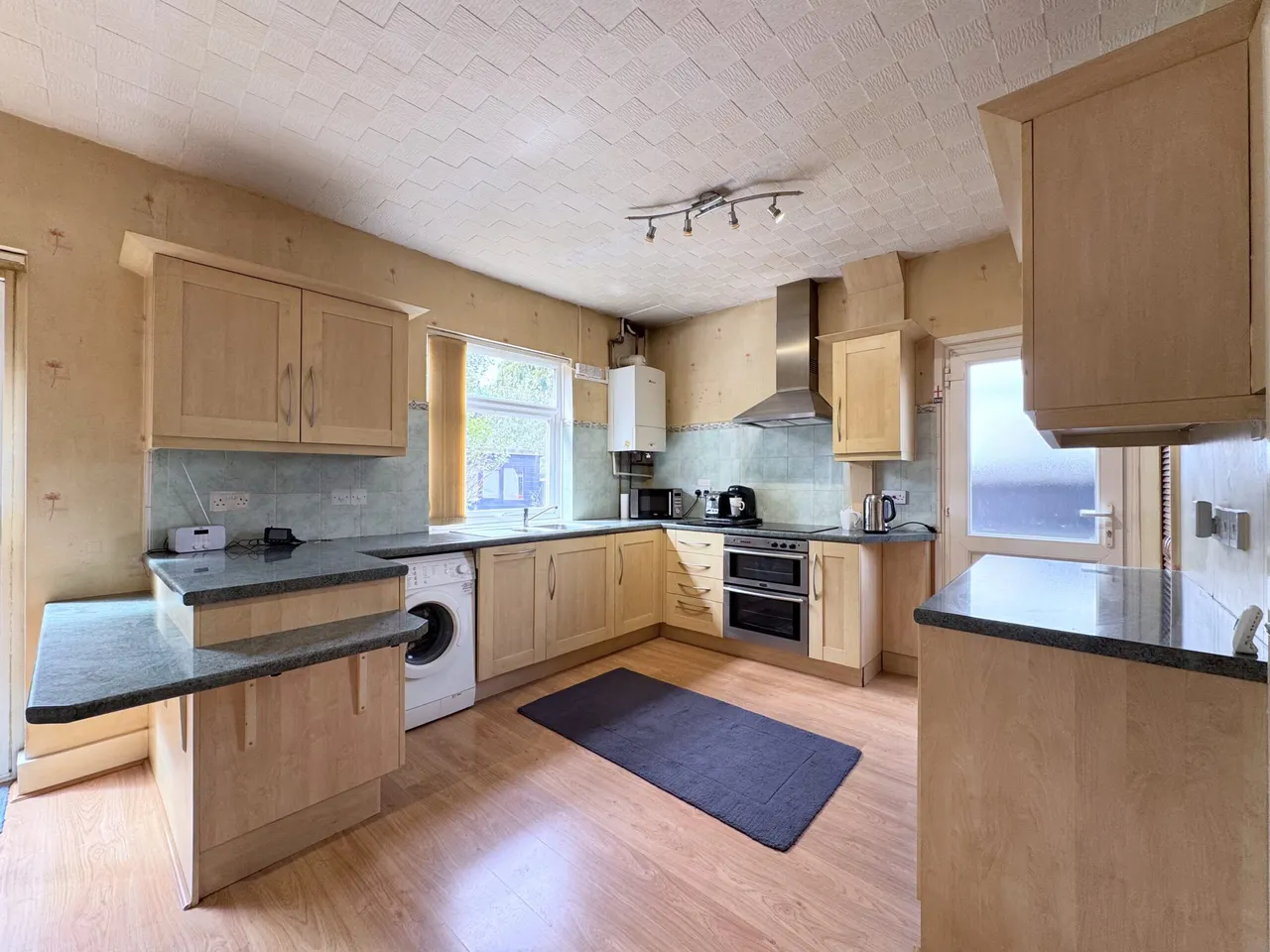 Whitchurch Lane, Edgware, HA8, photo 3