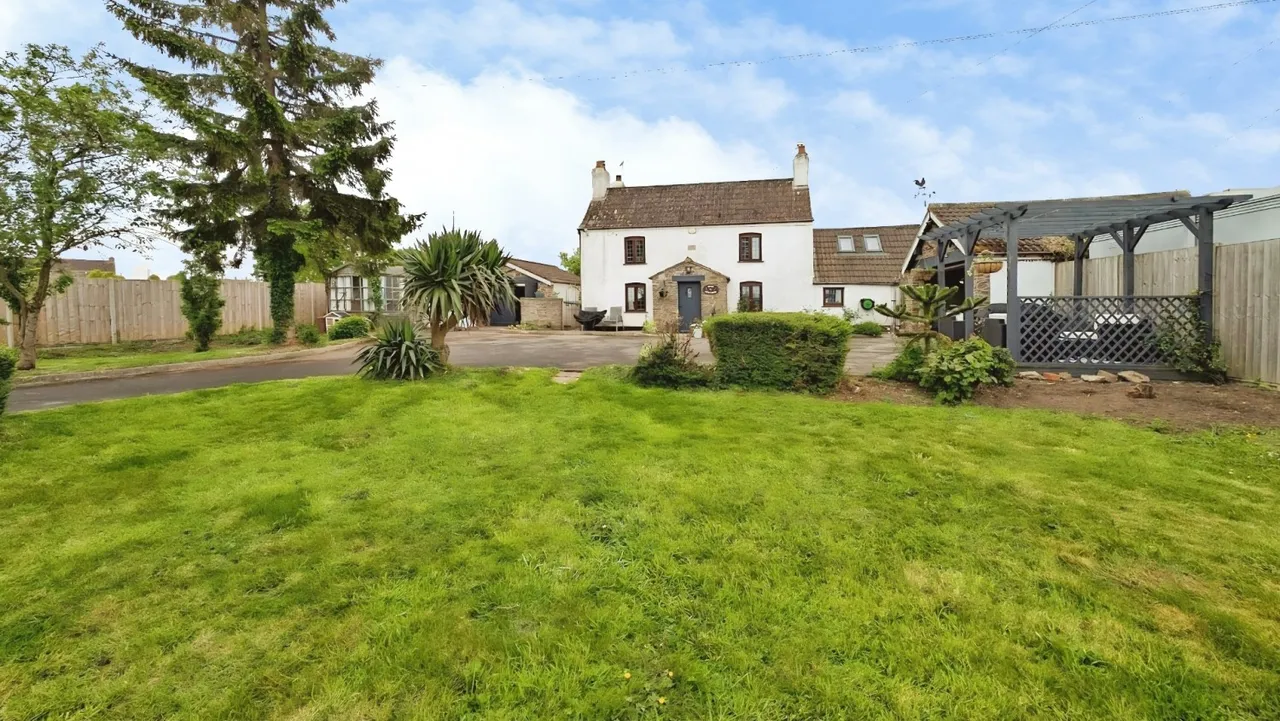 3 bed house for sale, Bagstone Road, Bagstone, GL12