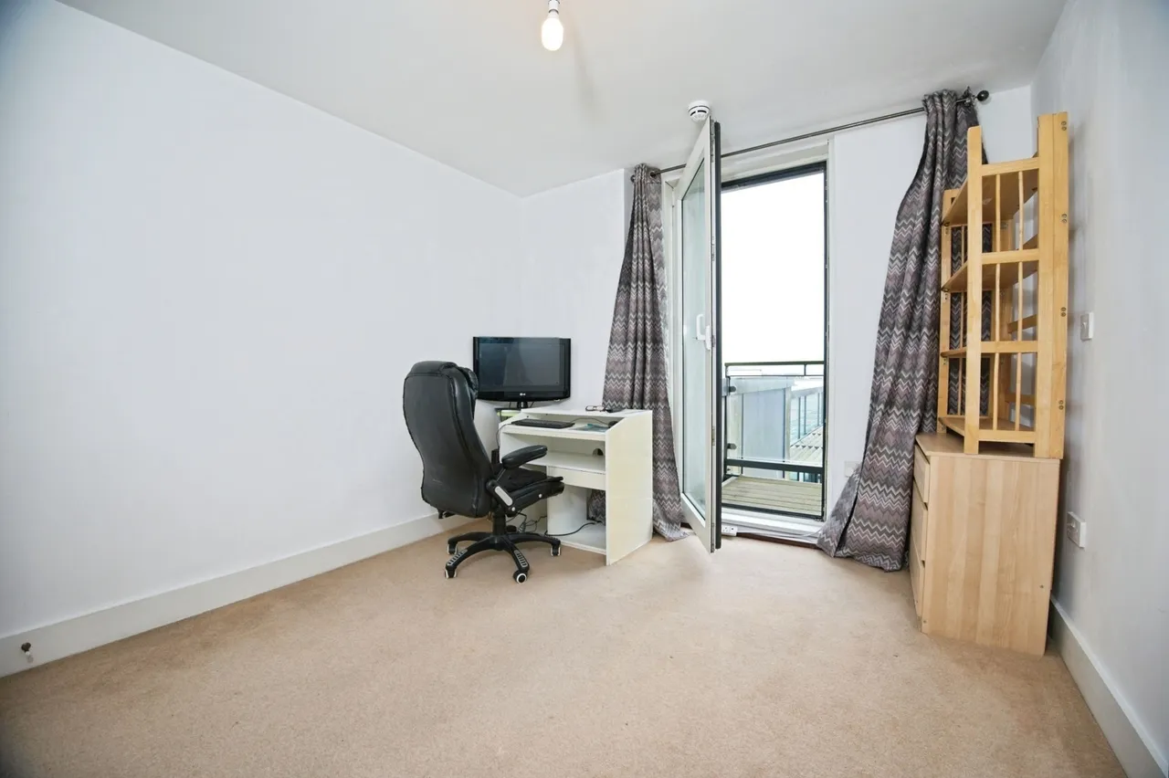 Lady Isle House, Ferry Court, Cardiff, South Glamorgan, CF11, photo 6