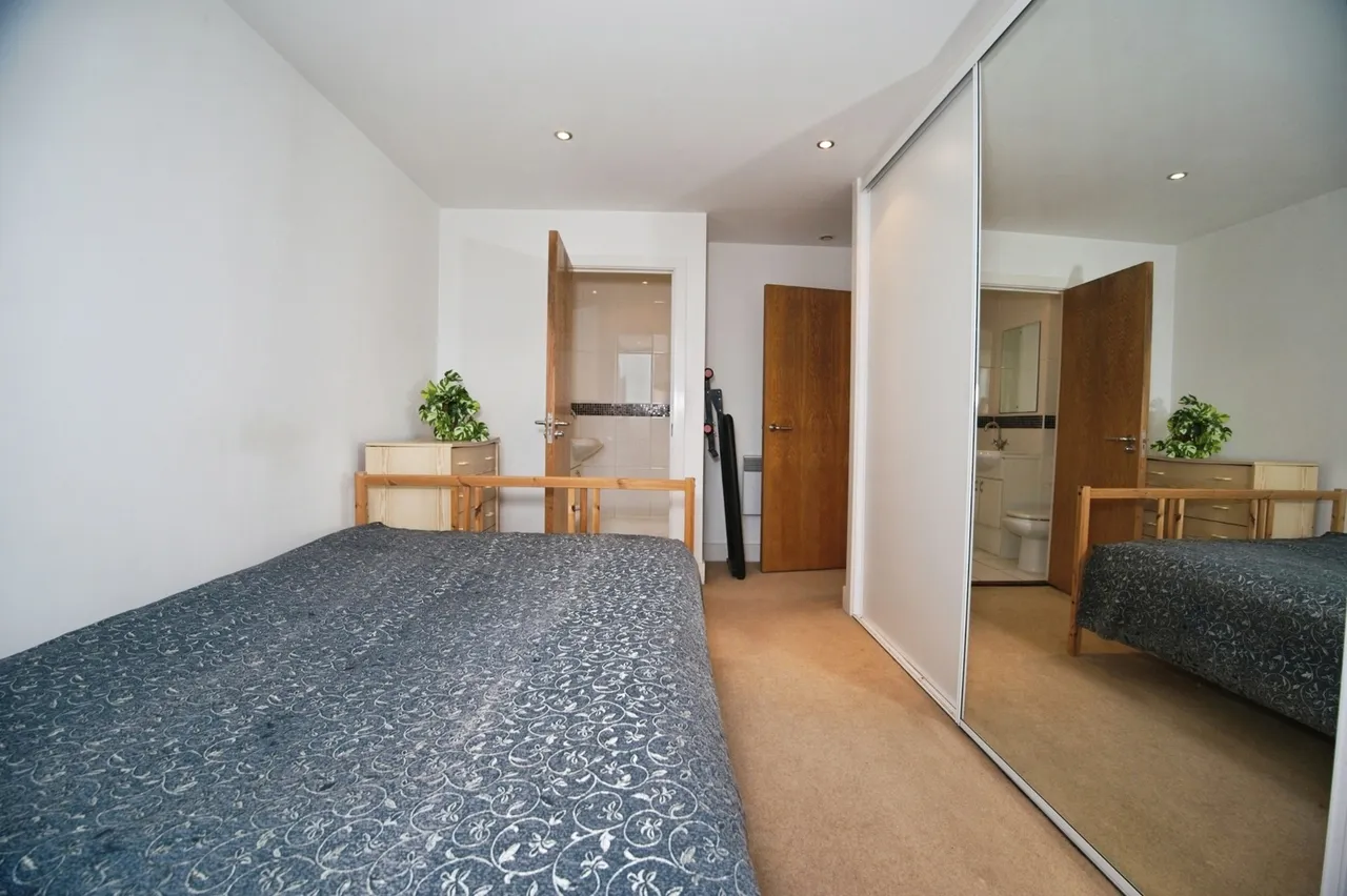 Lady Isle House, Ferry Court, Cardiff, South Glamorgan, CF11, photo 11