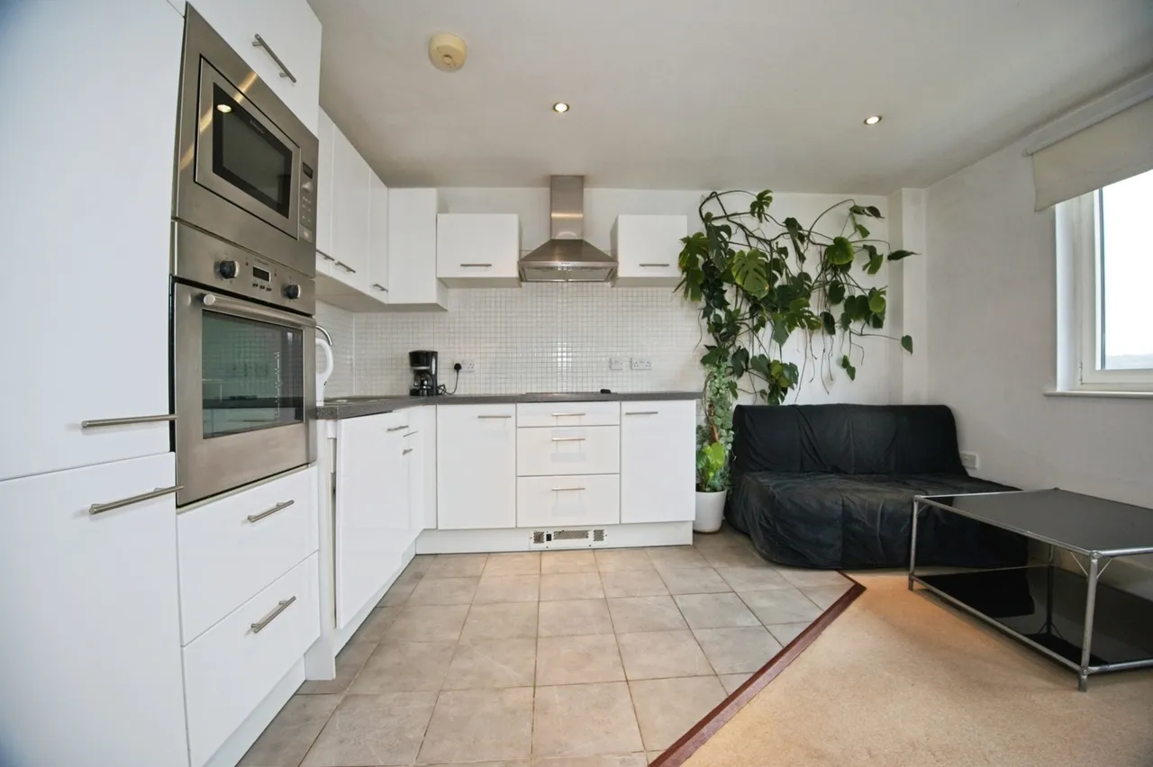 Lady Isle House, Ferry Court, Cardiff, South Glamorgan, CF11, photo 3