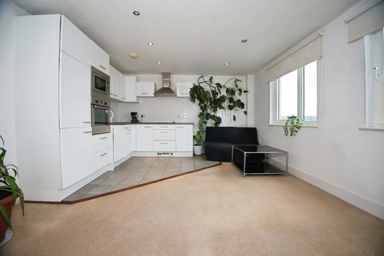 Lady Isle House, Ferry Court, Cardiff, South Glamorgan, CF11, photo 4