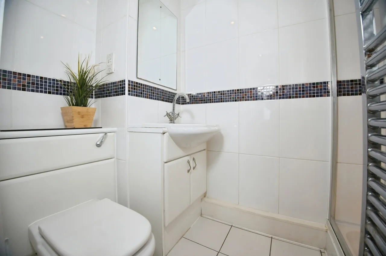 Lady Isle House, Ferry Court, Cardiff, South Glamorgan, CF11, photo 7