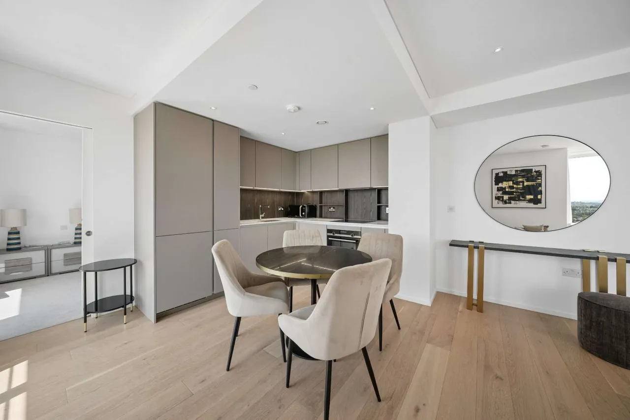 York Place, London, SW11 3JE, photo 5