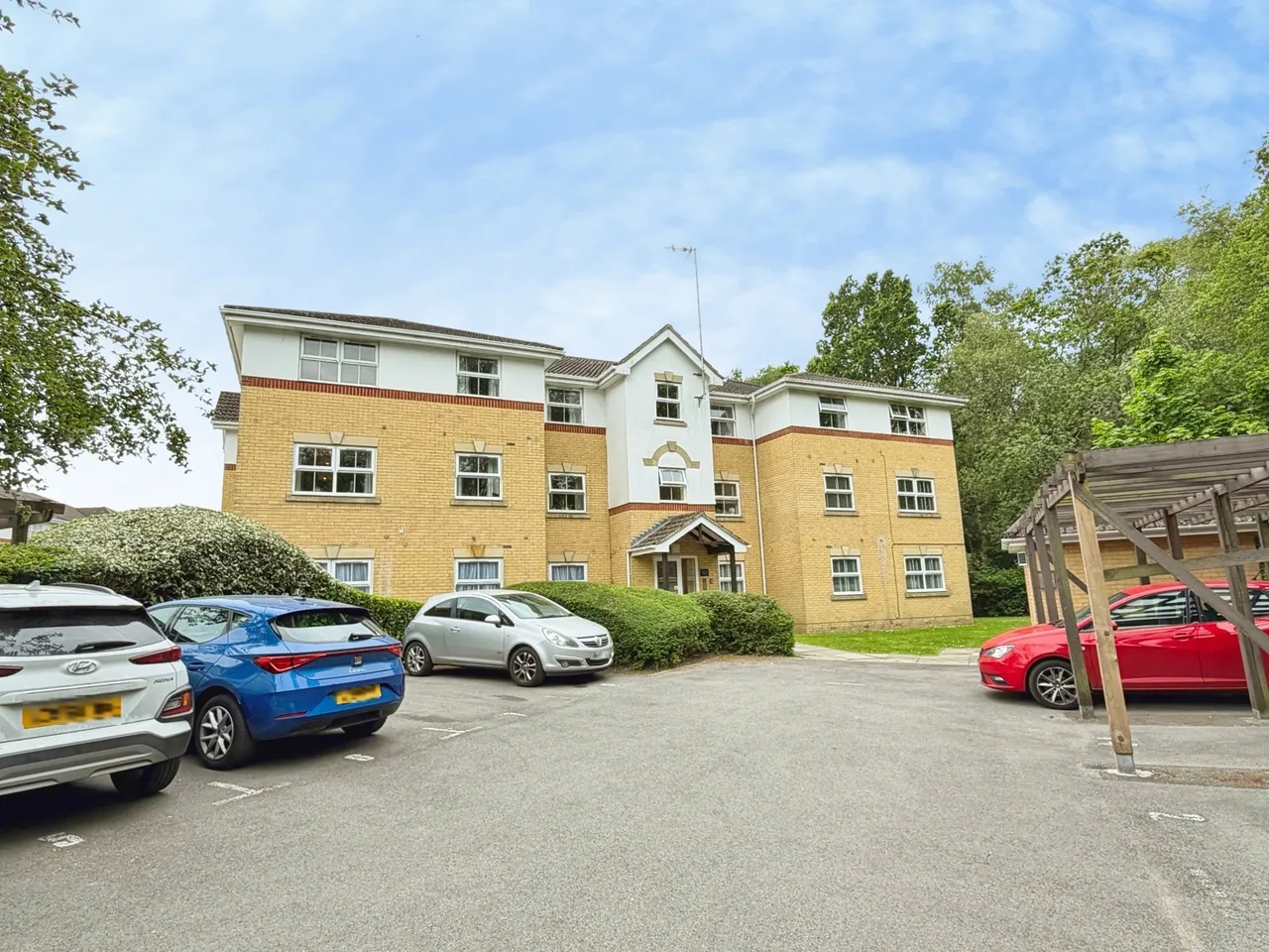 2 bed flat for sale — Whittle Close, Ash Vale, Surrey, GU12 5SX