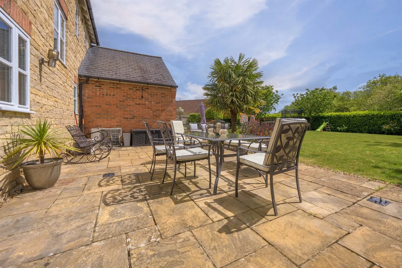 Mawsley Lodge Kettering, NN14, photo 17
