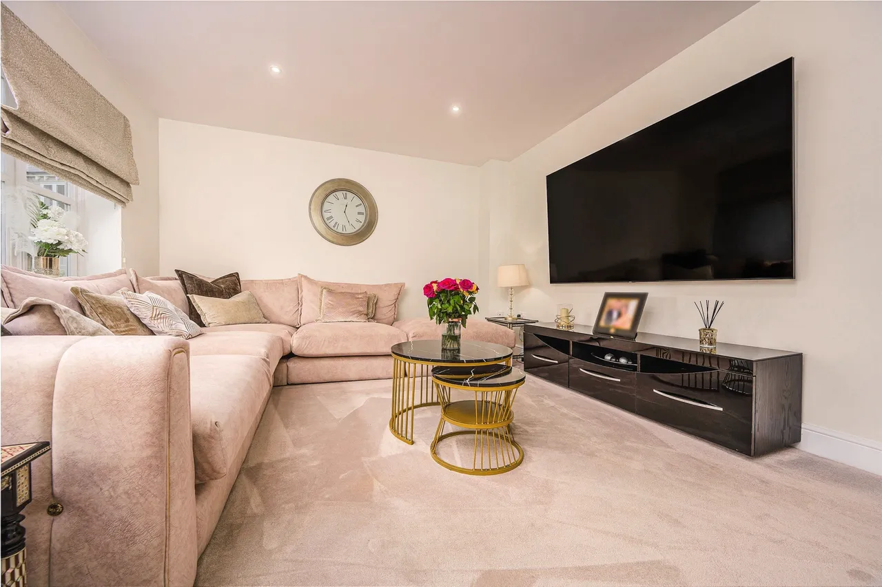 Mawsley Lodge Kettering, NN14, photo 9