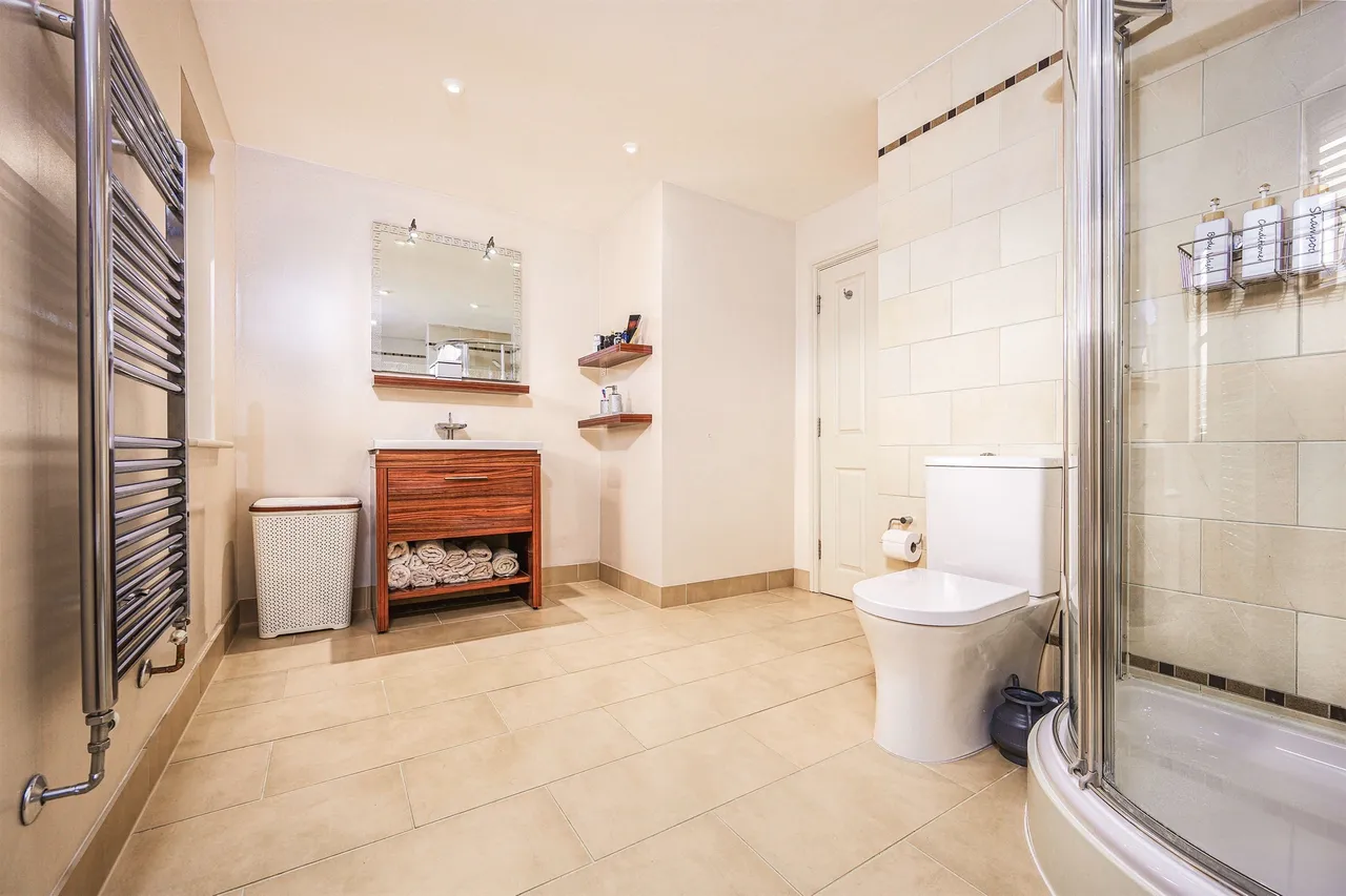 Mawsley Lodge Kettering, NN14, photo 12