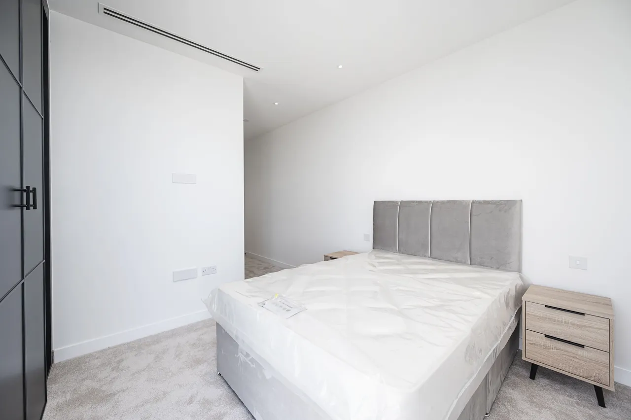 Apartment 138, Valencia Tower, 3 Bollinder Place, photo 3
