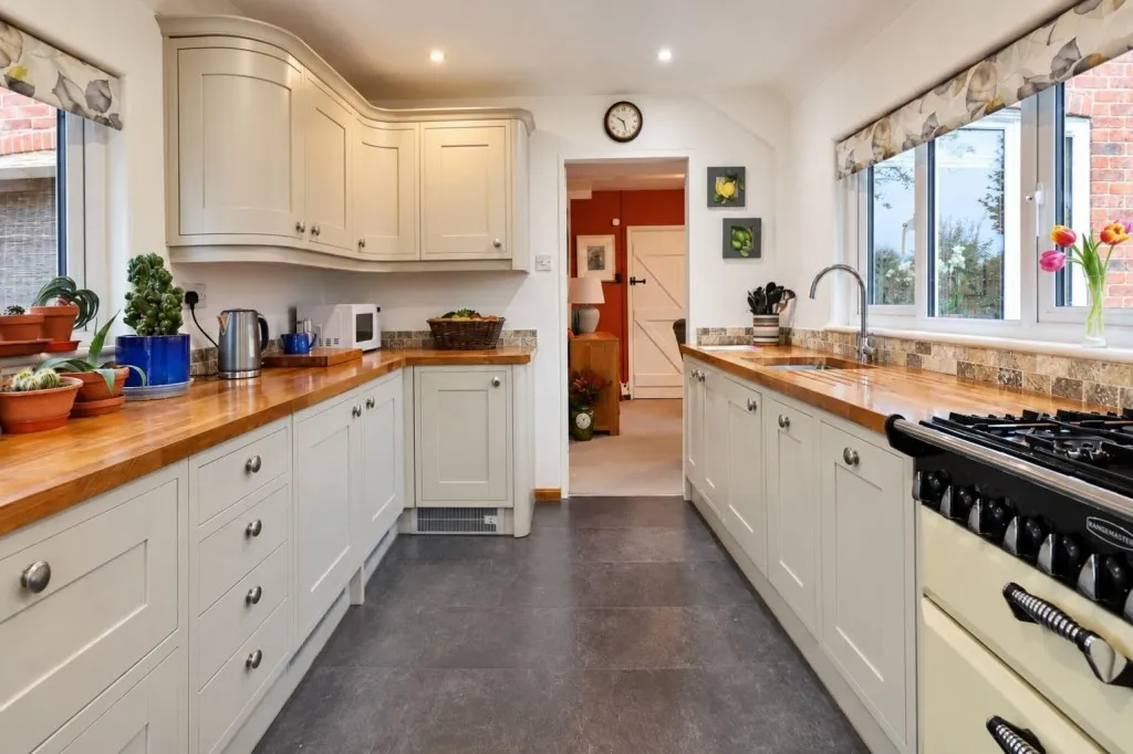 Buffins Road, Odiham, photo 6