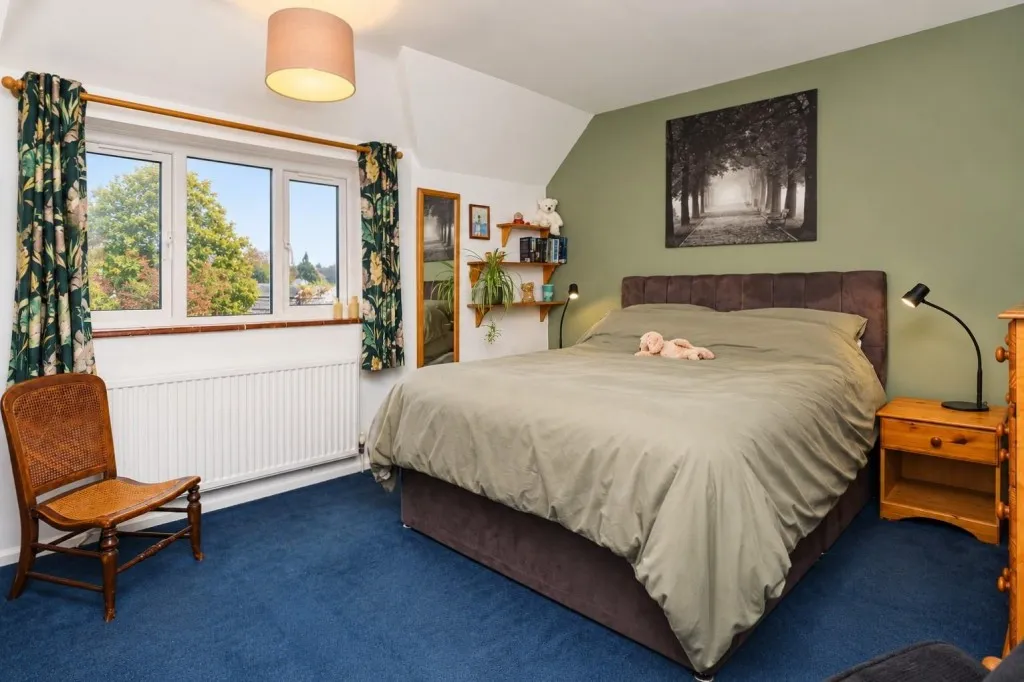 Buffins Road, Odiham, photo 10