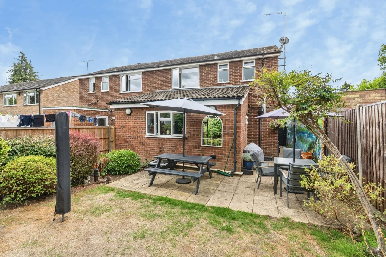 High Tree Close, Addlestone, KT15, photo 16