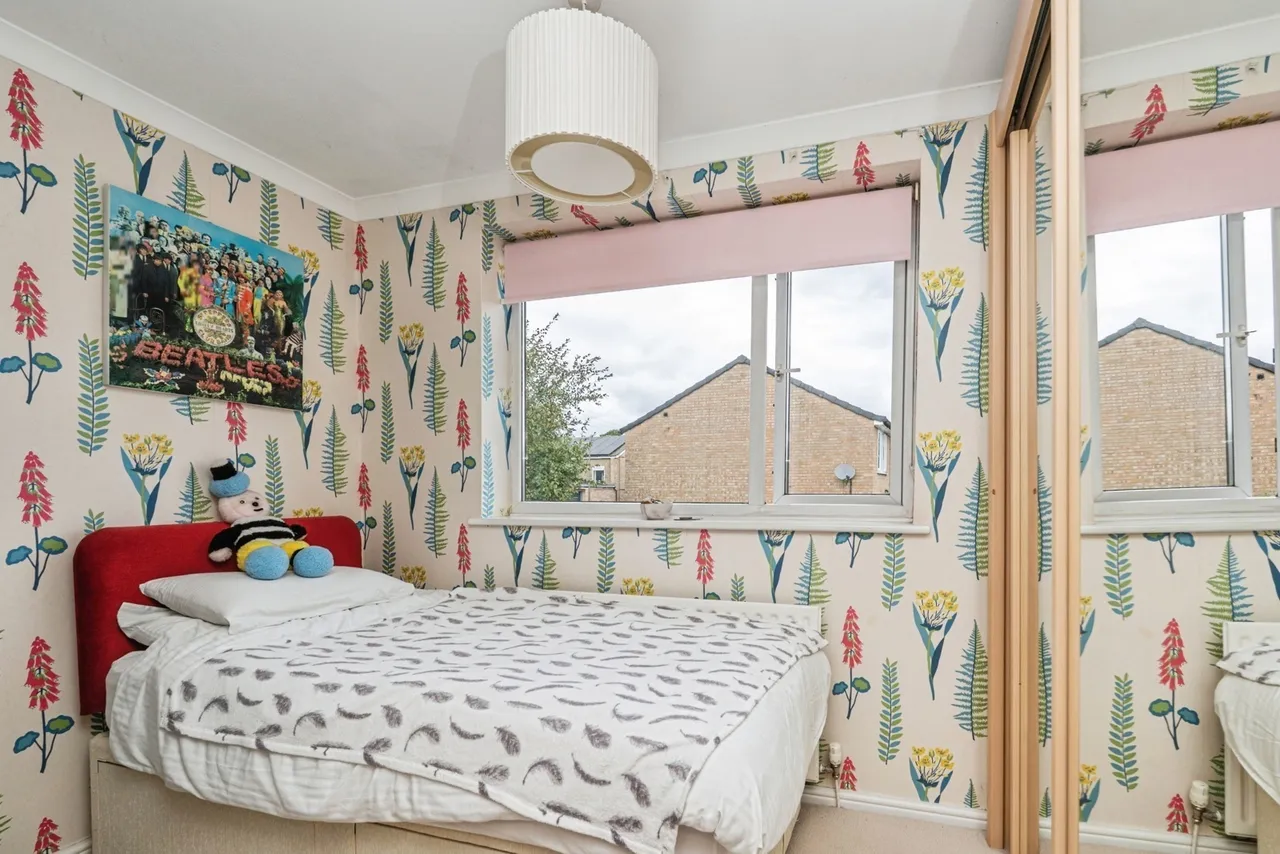 High Tree Close, Addlestone, KT15, photo 7