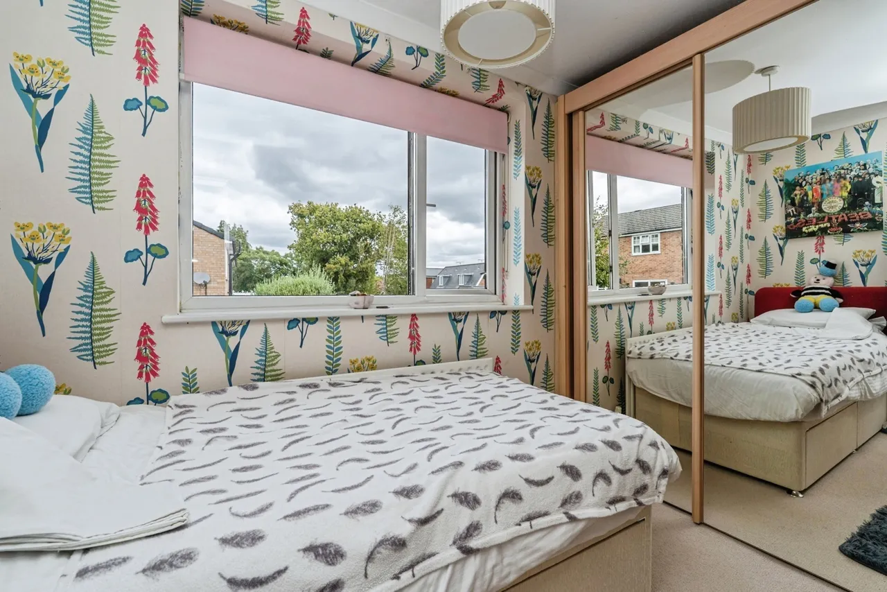 High Tree Close, Addlestone, KT15, photo 9