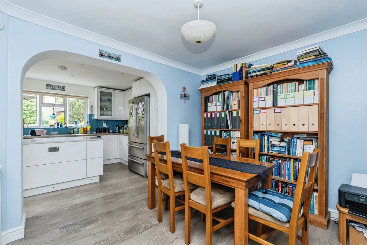 High Tree Close, Addlestone, KT15, photo 14