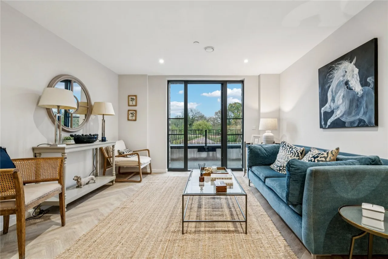 2 bed flat for sale, Fallsbrook Road, London, SW16