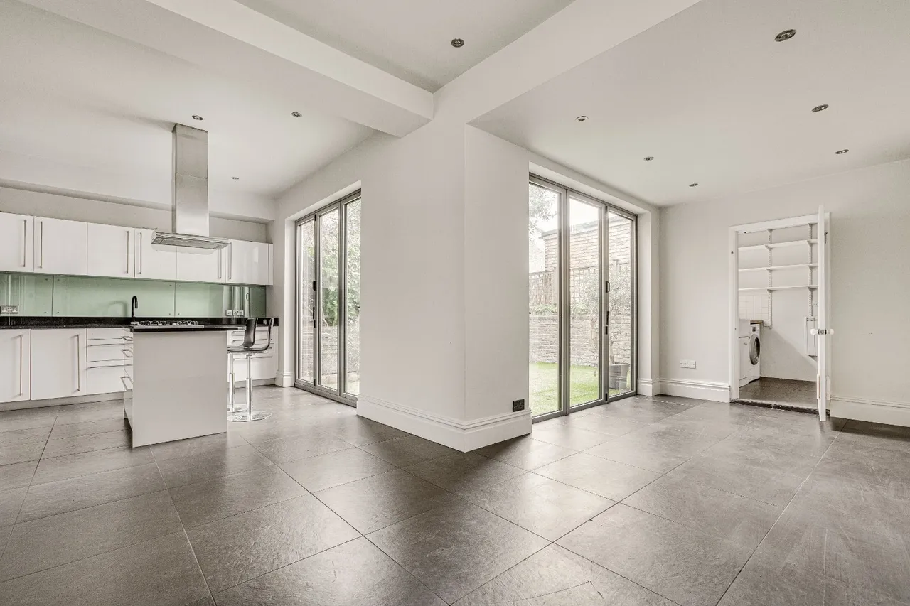 Wakehurst Road, London, SW11, photo 5
