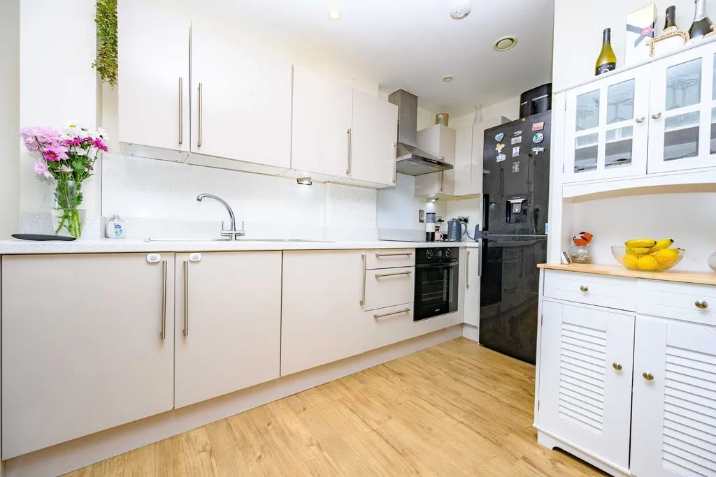 Bessemer Road, Welwyn Garden City AL7 1FU, photo 3