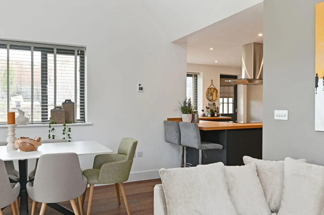 Woodlands, SO40, photo 16
