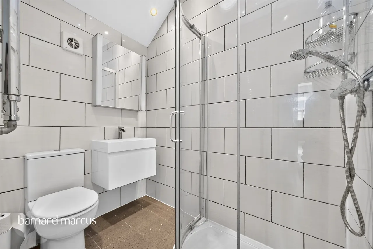 Cromwell Road, Feltham, TW13, photo 8