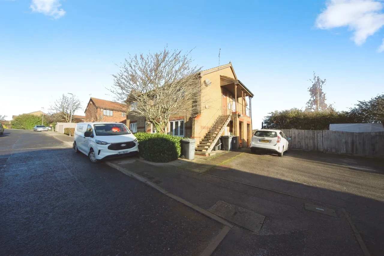 1 bed flat for sale, Coverdale, Luton, LU4