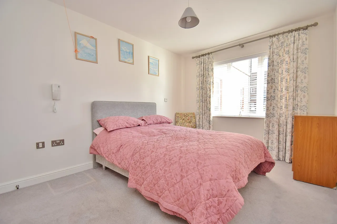 Eaves Court The Retreat, Princes Risborough, HP27, photo 7