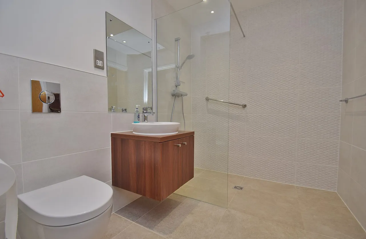 Eaves Court The Retreat, Princes Risborough, HP27, photo 5