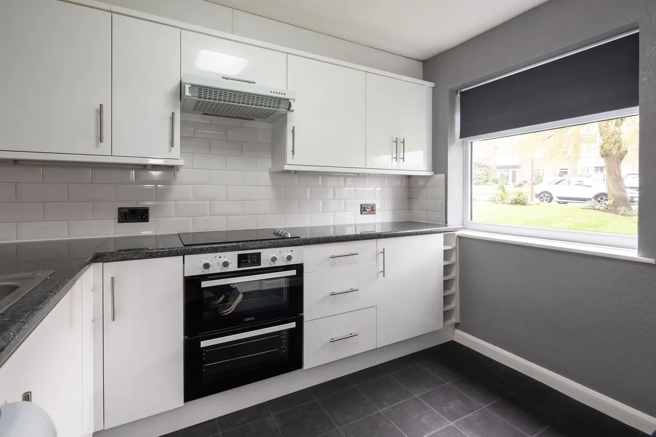 Brentwood Court, Prestwich, M25, photo 5