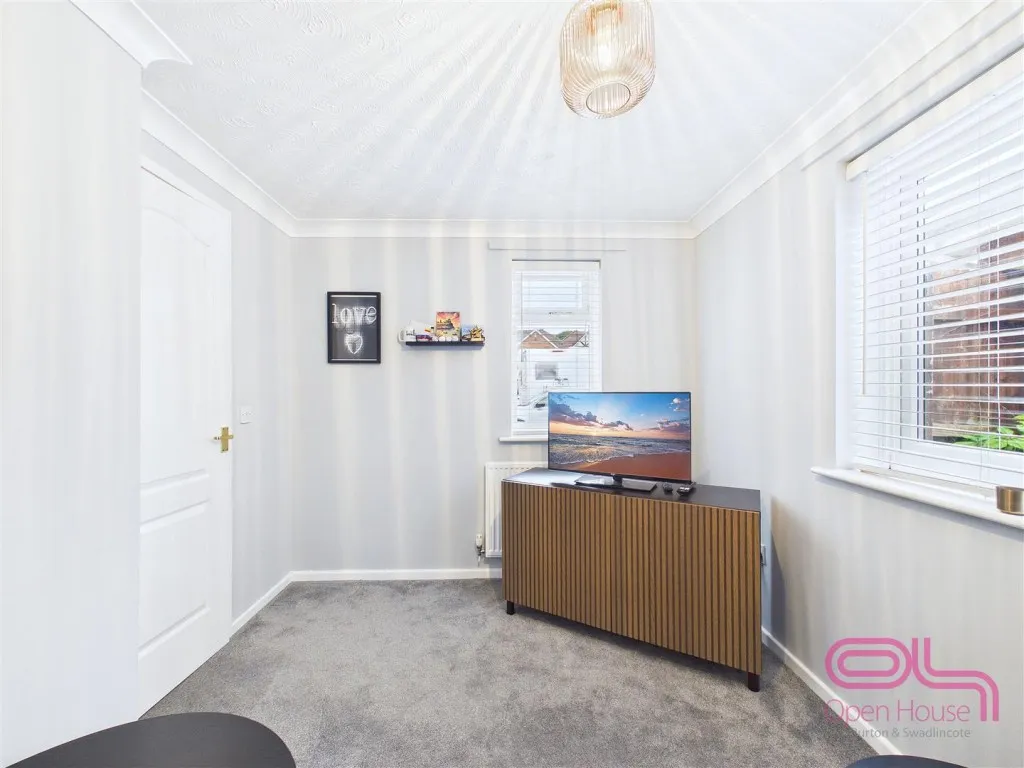 Redhill Lodge Road, Newhall, DE11, photo 15