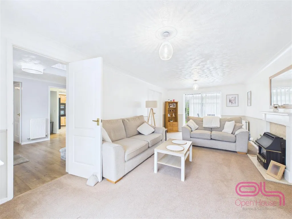Redhill Lodge Road, Newhall, DE11, photo 5