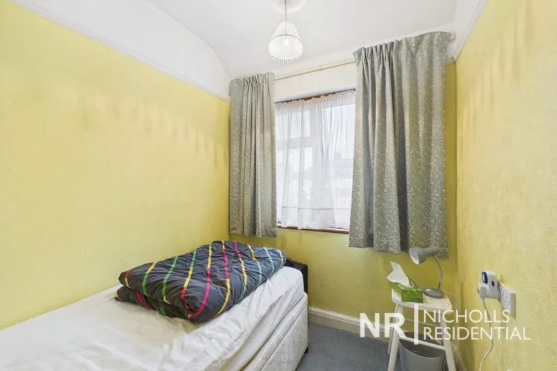 Walton Avenue, North Cheam, SM3, photo 11