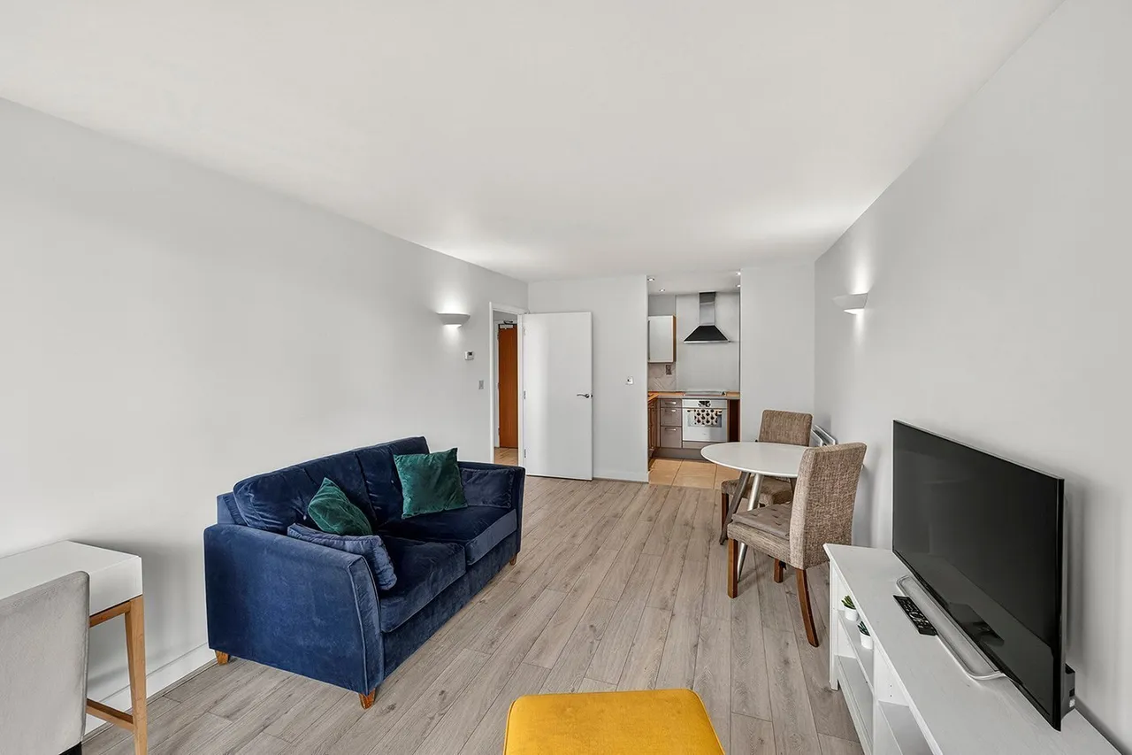 Blackwall Way, London, E14, photo 6