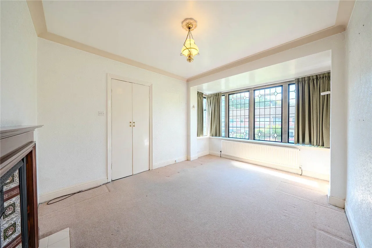 Ravenscliffe Road, Calverley, LS28, photo 2