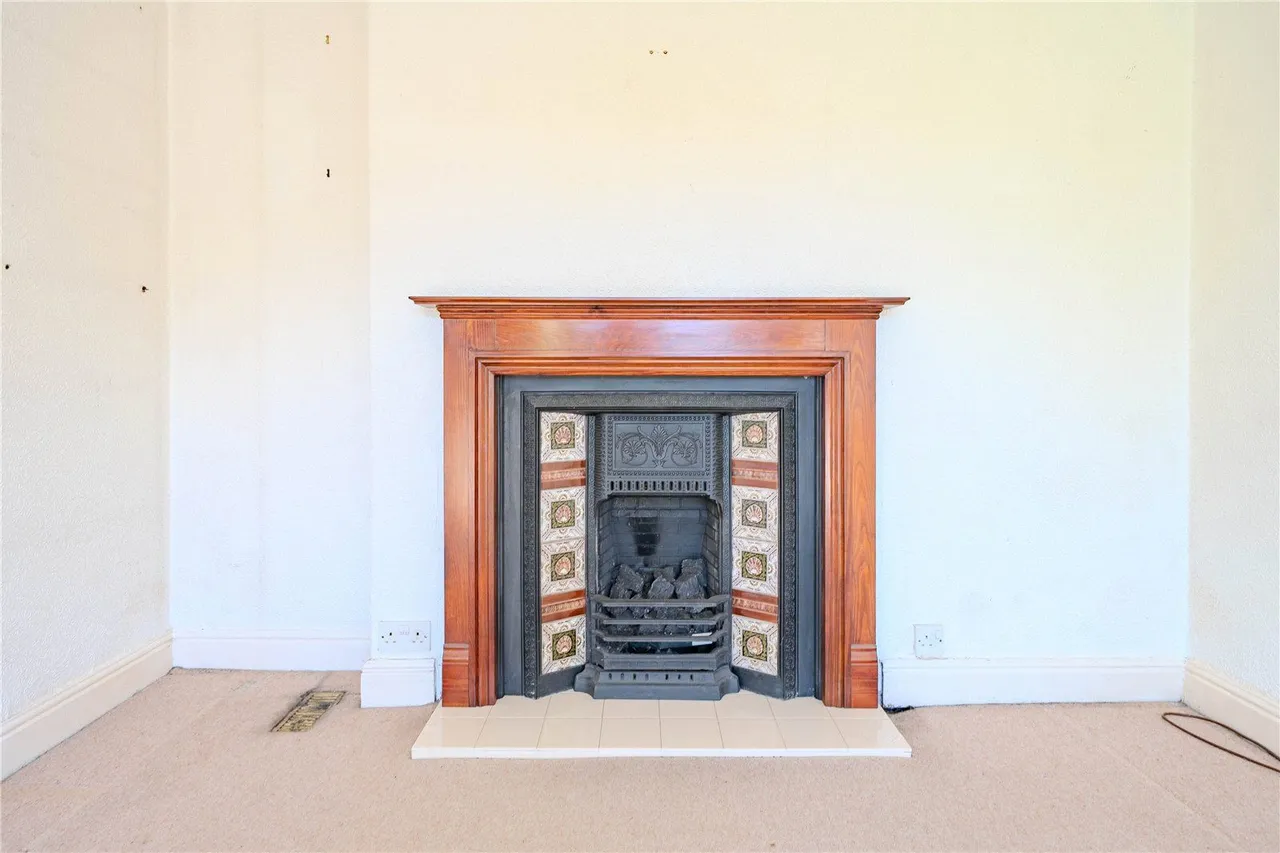 Ravenscliffe Road, Calverley, LS28, photo 4
