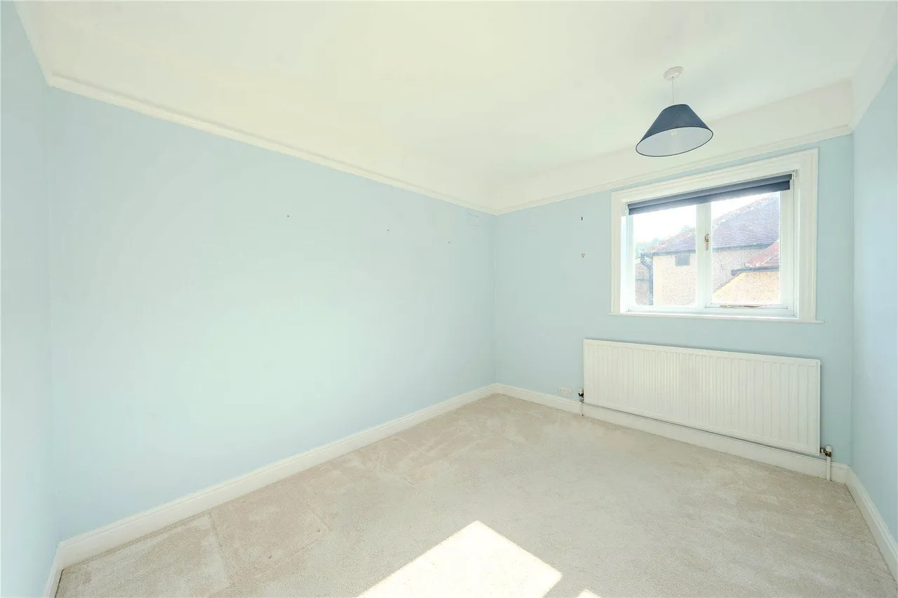 Ravenscliffe Road, Calverley, LS28, photo 6