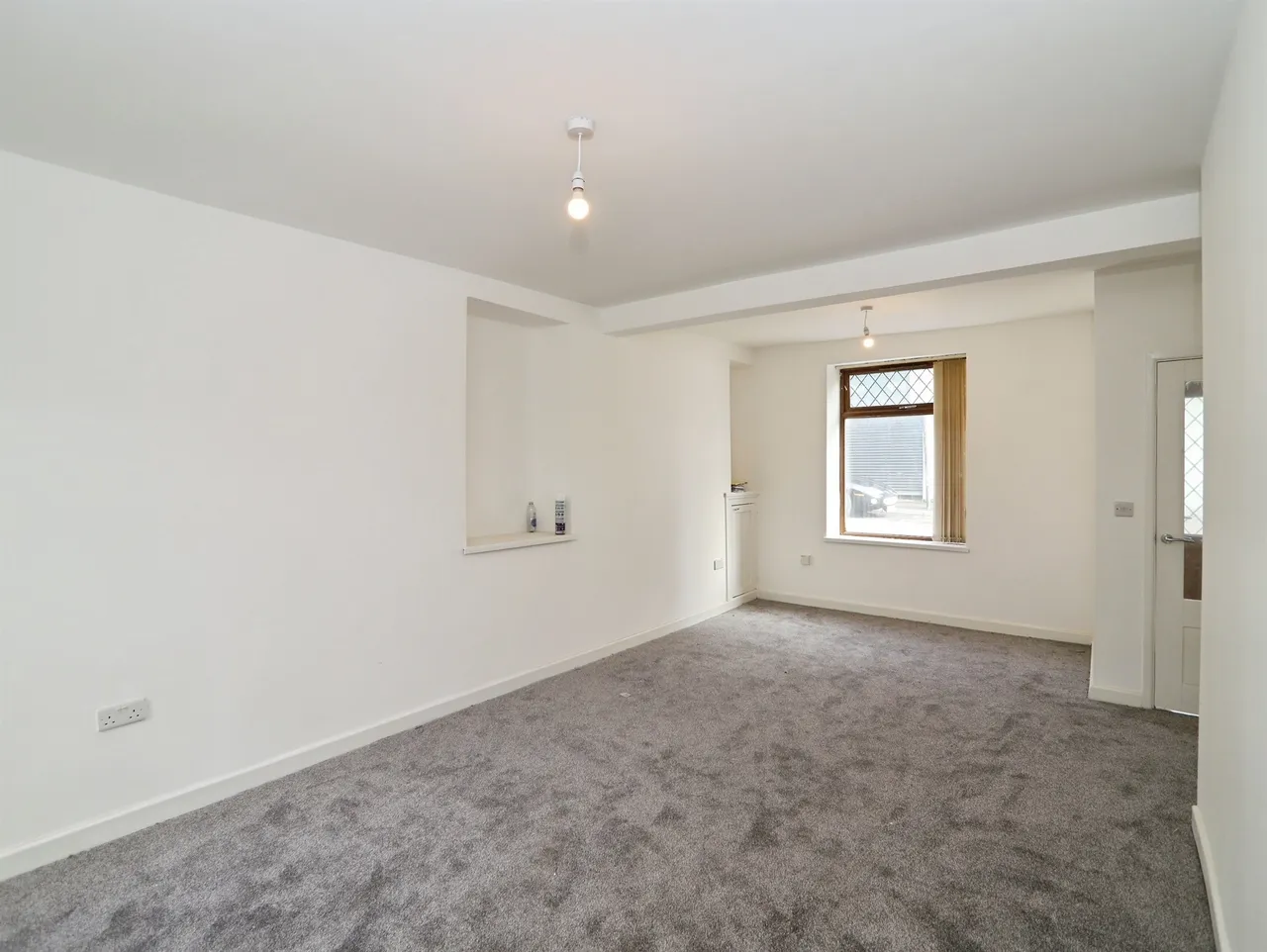 High Street, Ferndale, CF43, photo 8