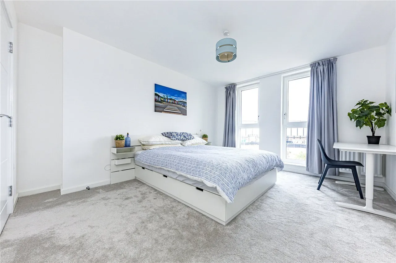 Chieftain Road, Longcross, KT16, photo 5