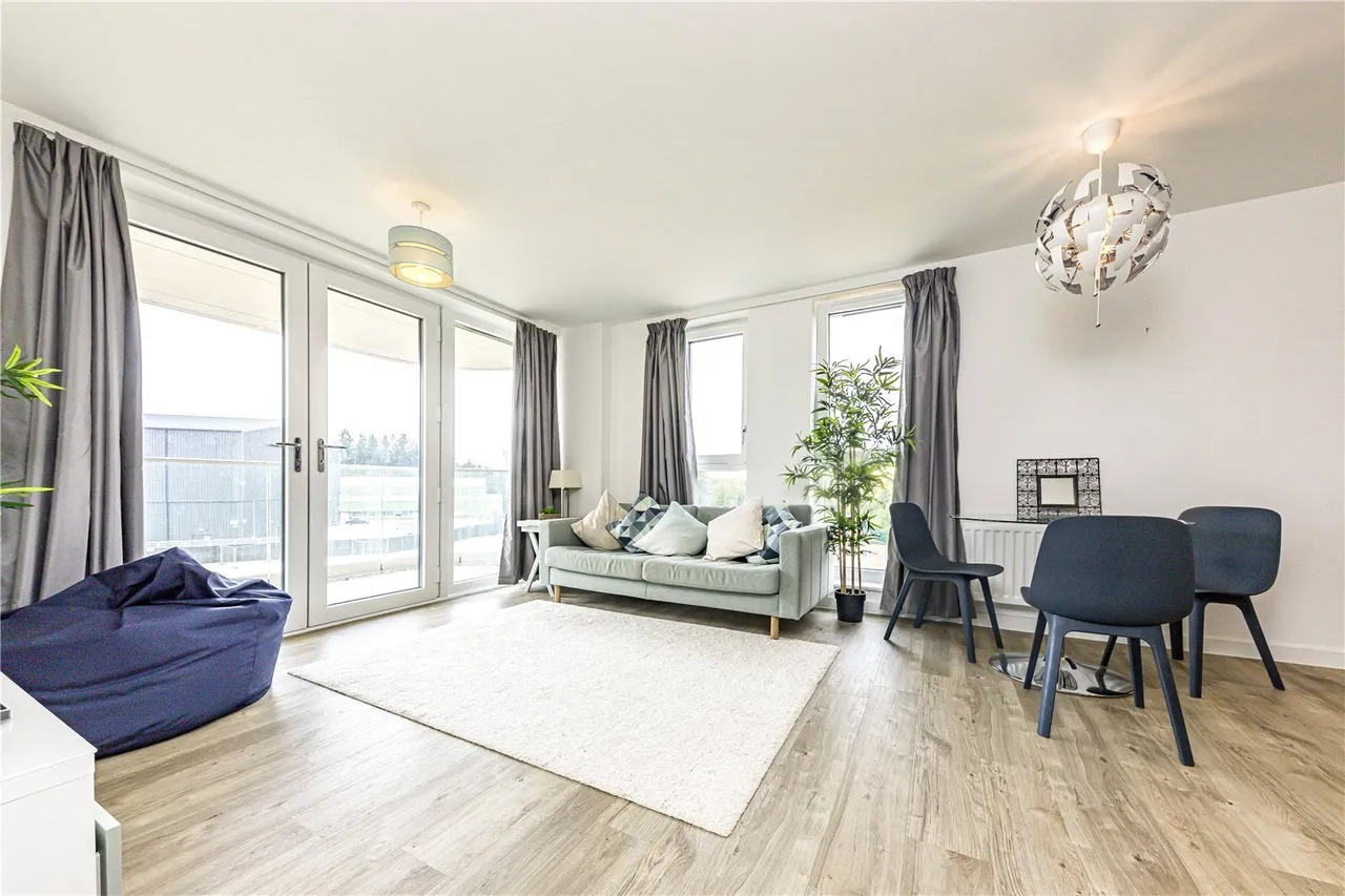 Chieftain Road, Longcross, KT16, photo 2