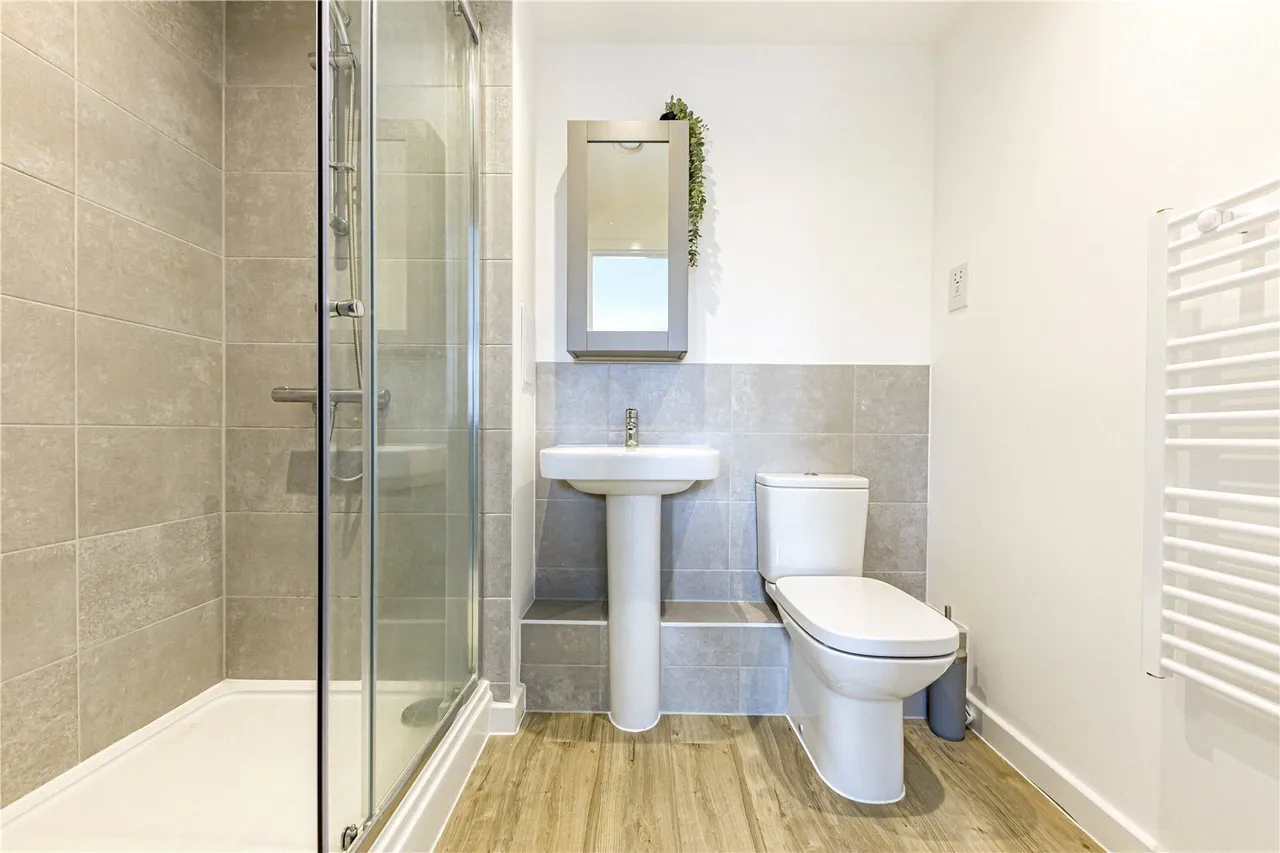 Chieftain Road, Longcross, KT16, photo 7