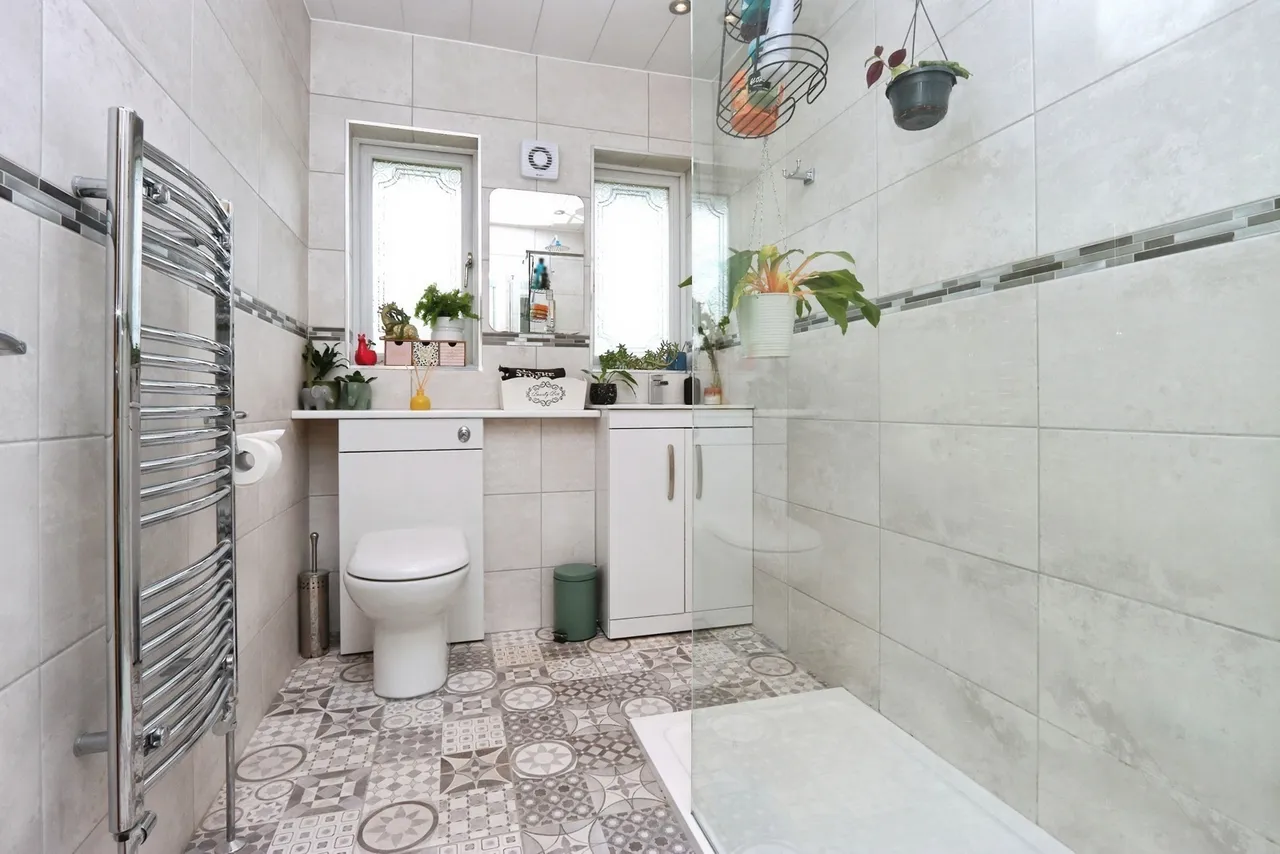 Bocking Lane, Sheffield, S8, photo 22