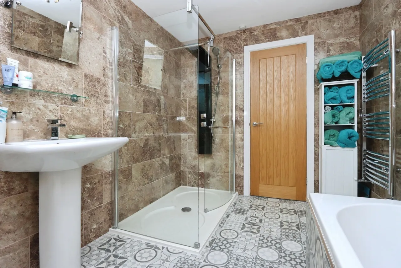 Bocking Lane, Sheffield, S8, photo 18