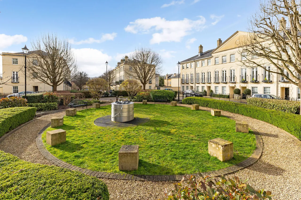 2 bed flat for sale, Horstmann Close, Bath, BA1