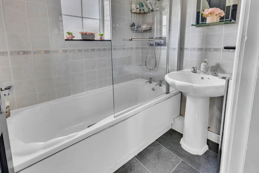 Newark Road, Rochdale OL12 0AU, photo 14