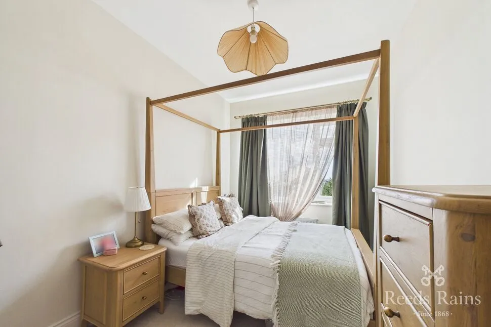 Carr House Lane, Wyke, West Yorkshire, BD12, photo 11