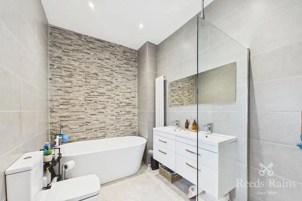 Carr House Lane, Wyke, West Yorkshire, BD12, photo 6