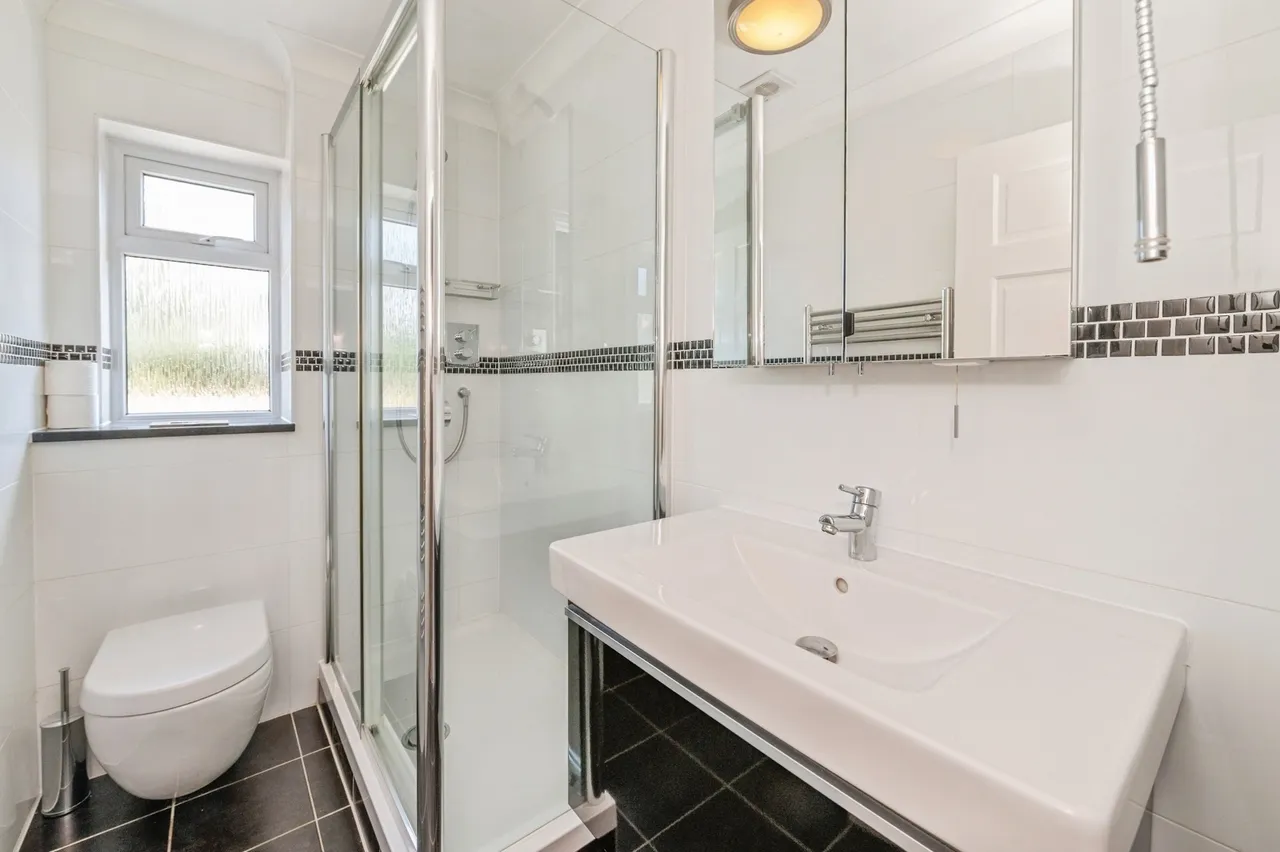 Sylvia Avenue, Hutton, Brentwood, Essex, CM13, photo 8